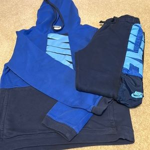 Nike sweatsuit